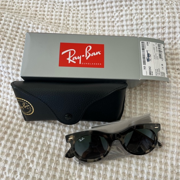 Ray-Ban Accessories - Wayfarer Oval - Grey Havana